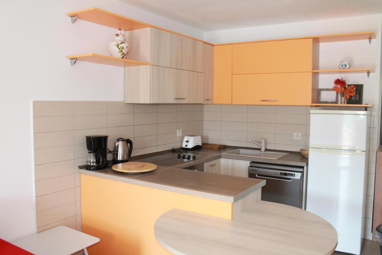 Apartmani Klaudija Валун Екстериор снимка