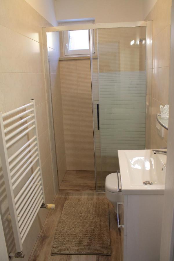 Apartmani Klaudija Валун Екстериор снимка
